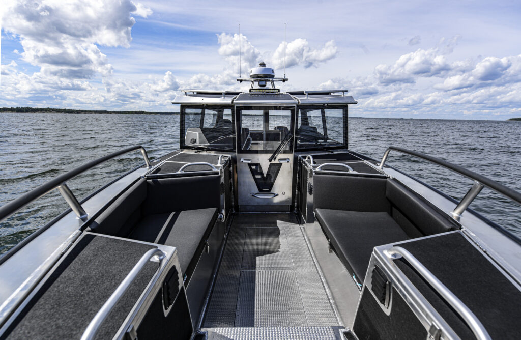 Viggo C10 Offshore bow rider