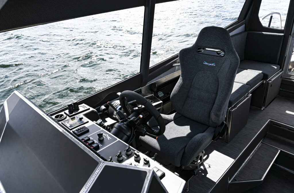 Viggo C10 Offshore Interior helm aft
