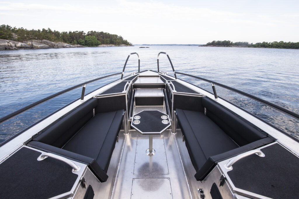 Viggo C10 Offshore forward cockpit