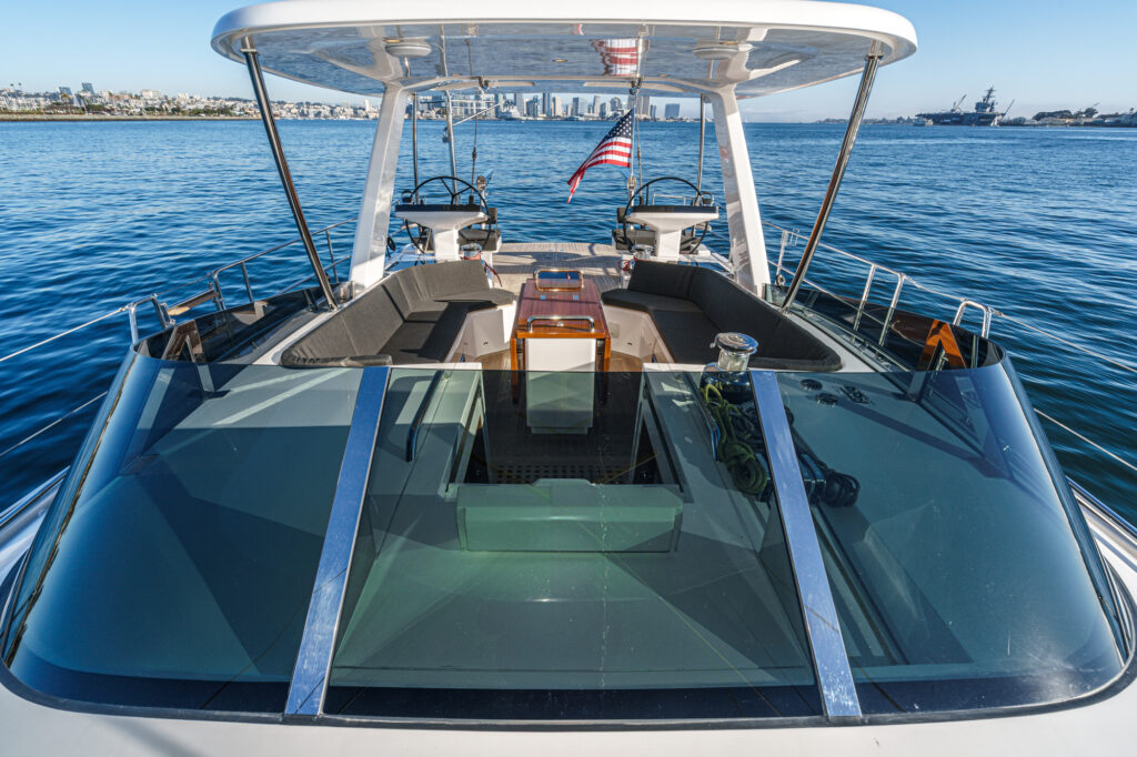 Hylas H57 windshield