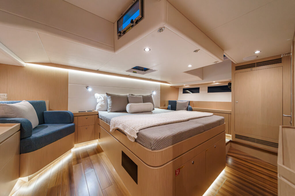 Hylas H57 owners cabin