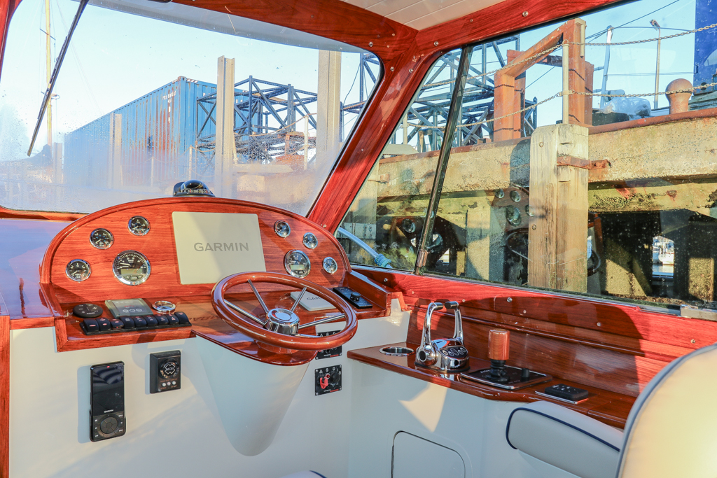 Hinckley Helm Console | Vortec Marine
